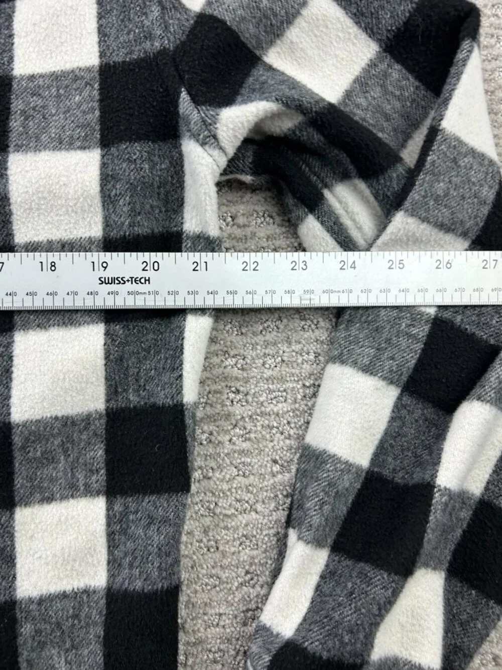 GAP Flannel Fleece Jacket Men Medium M Black White Checkered Casual Thick Polo - Picture 9 of 10